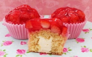 Strawberry Cream Cupcakes